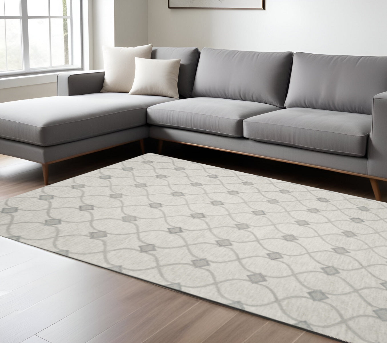 5' X 7' Ivory And Gray Wool Ogee Hand Tufted Area Rug