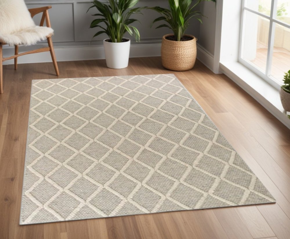 3' X 5' Dark Gray And Ivory New Zealand Lambs Wool Diamond Hand Woven Area Rug