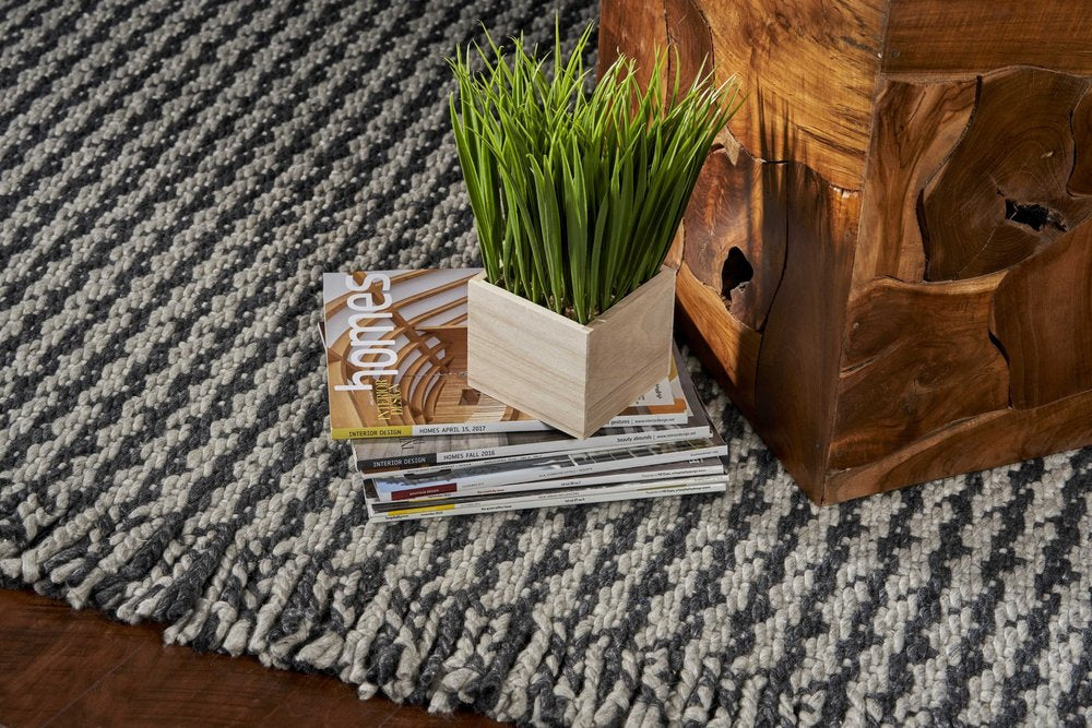 5' X 8' Ivory And Gray Wool Houndstooth Hand Woven Area Rug With Fringe