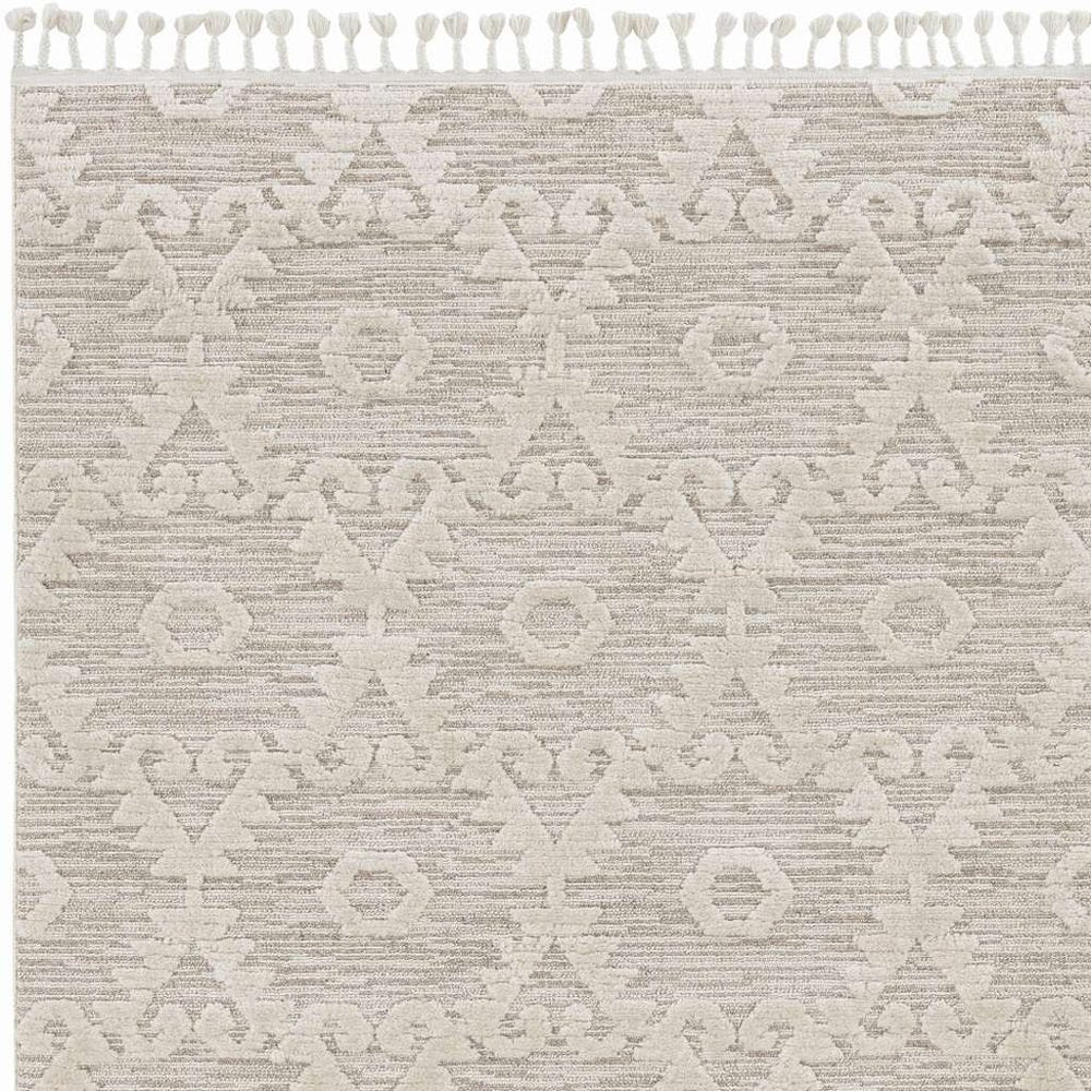 5' X 8' Beige and Ivory Geometric Area Rug