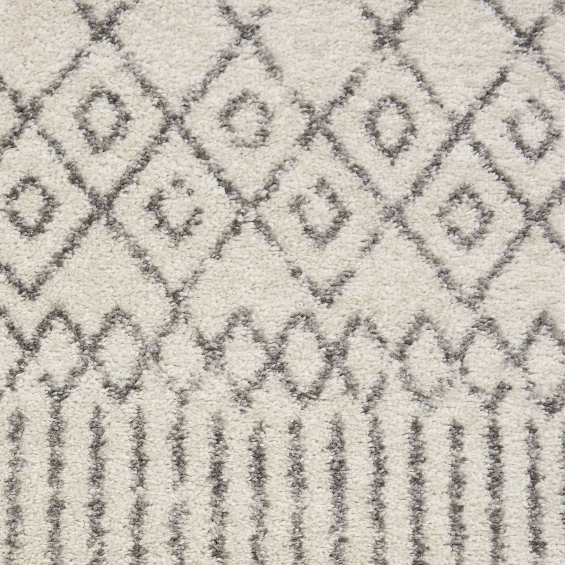 5' X 7' Gray And Ivory Geometric Distressed Area Rug
