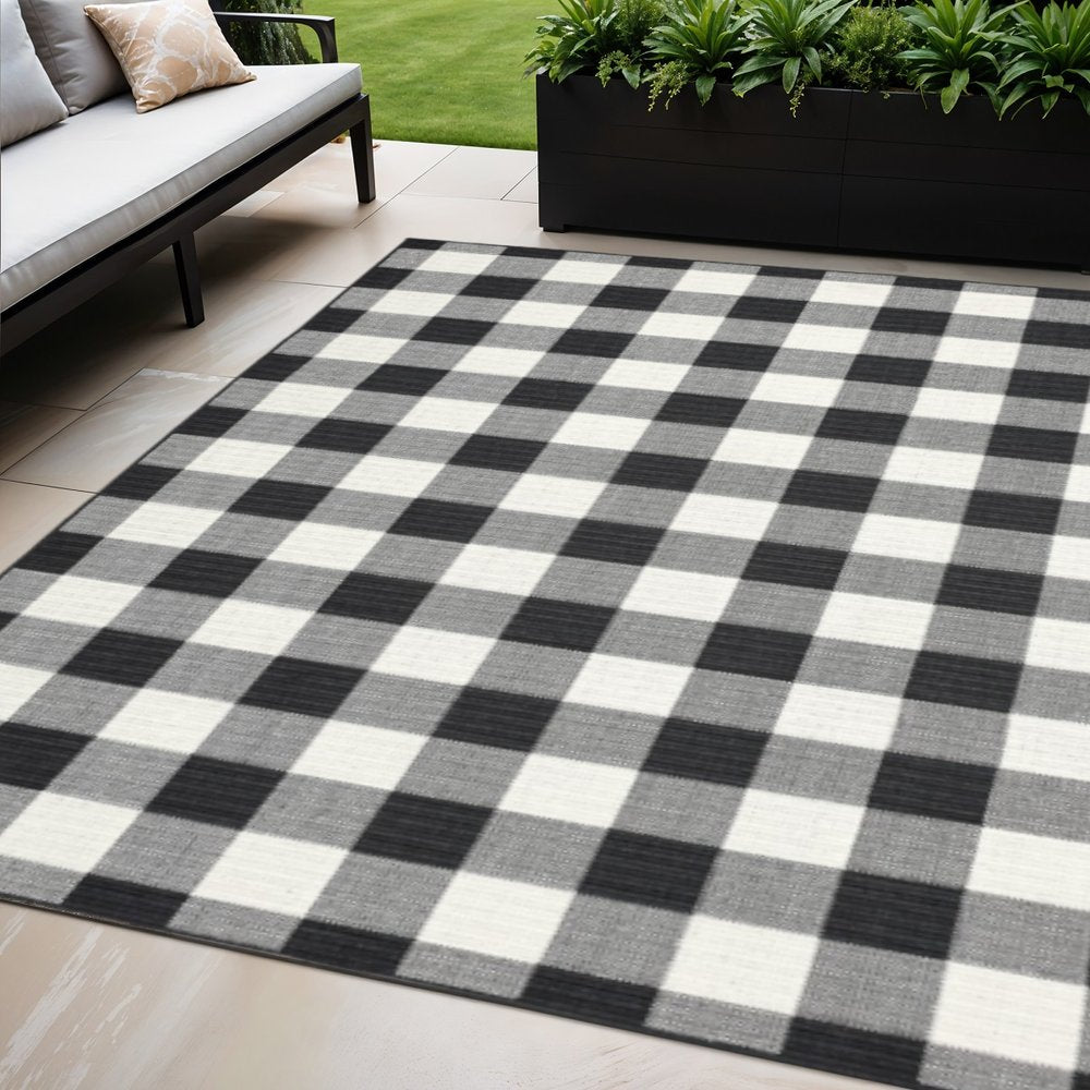 8' Black And Ivory Indoor Outdoor Runner Rug