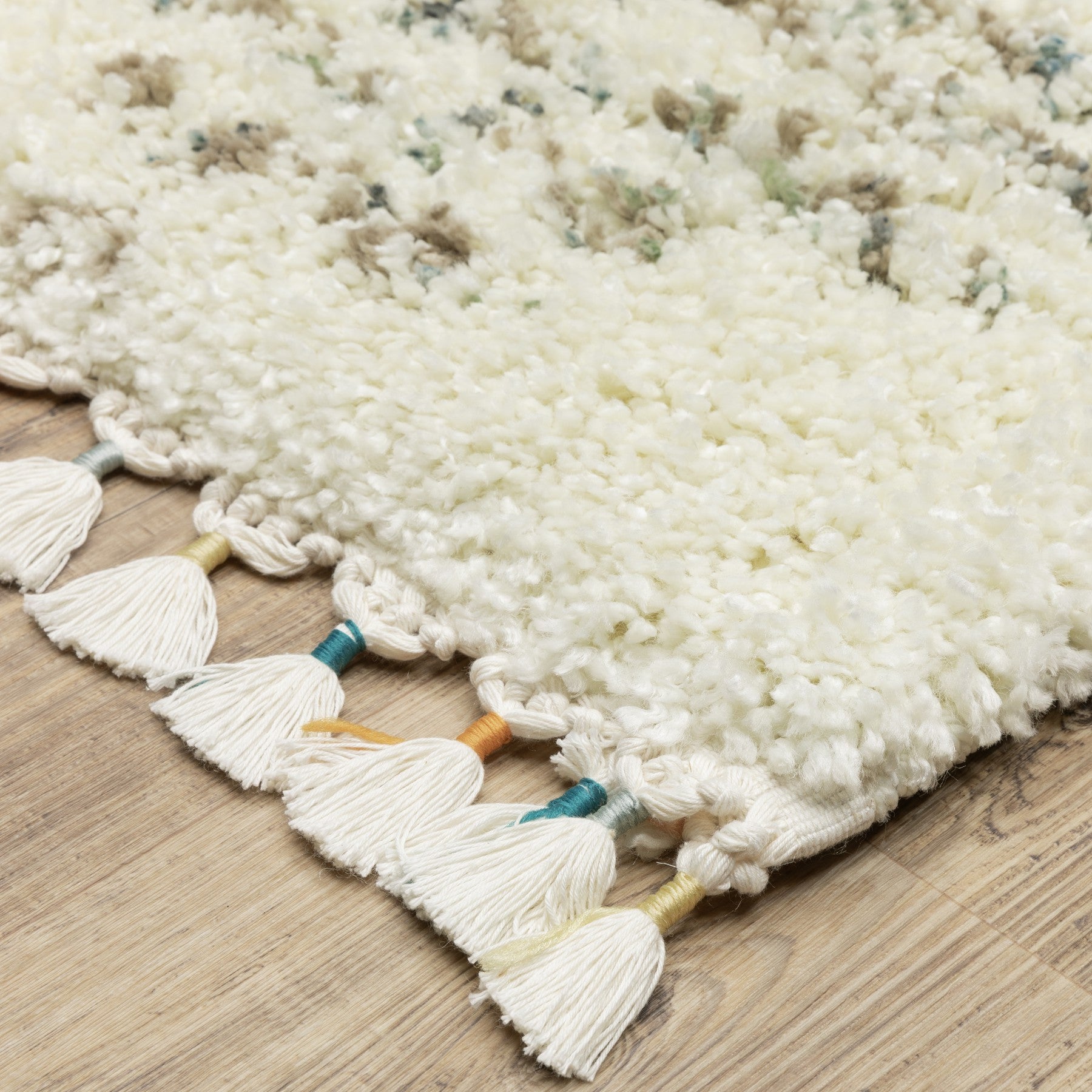 8' X 11' Ivory And Green Geometric Shag Area Rug With Fringe