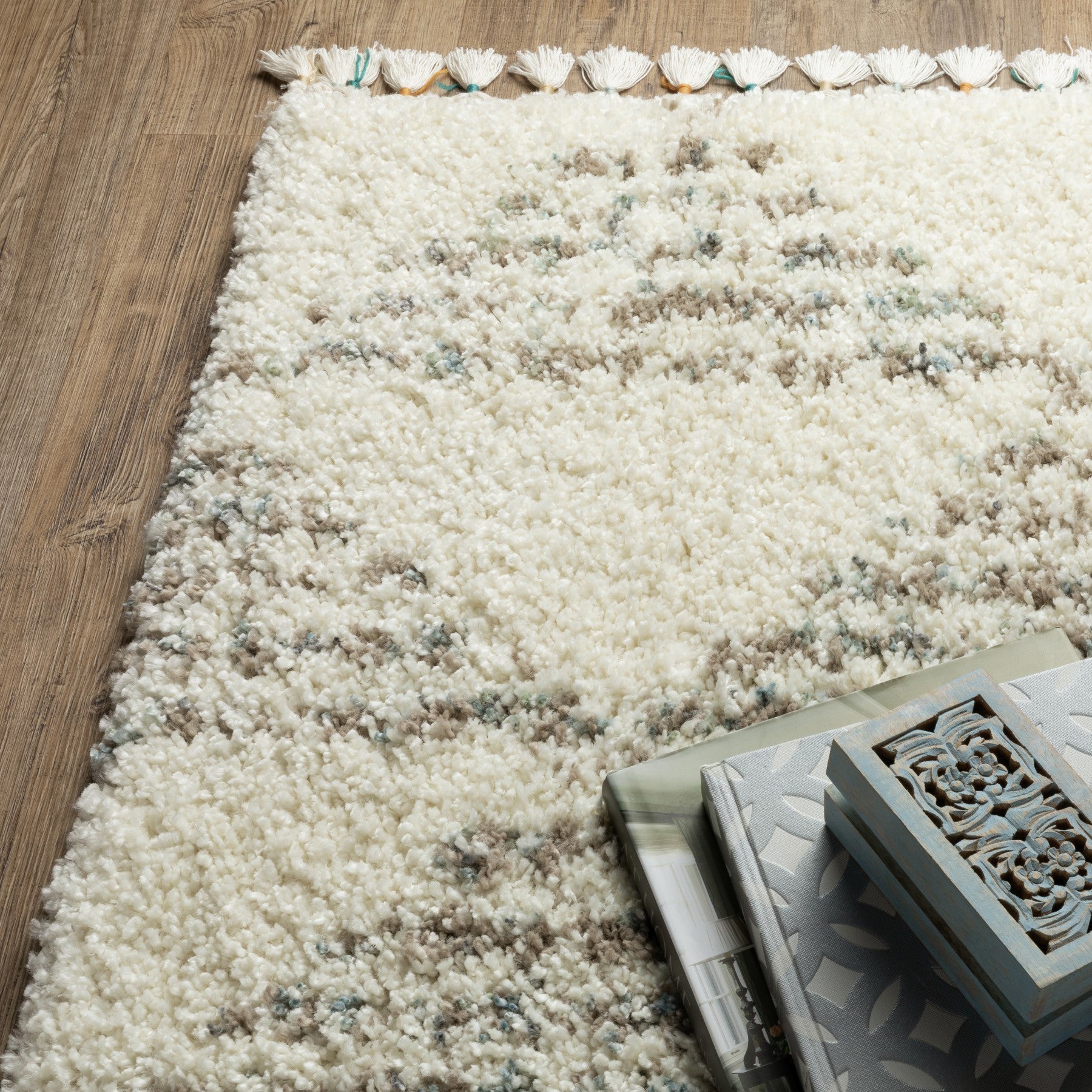 8' X 11' Ivory And Green Geometric Shag Area Rug With Fringe