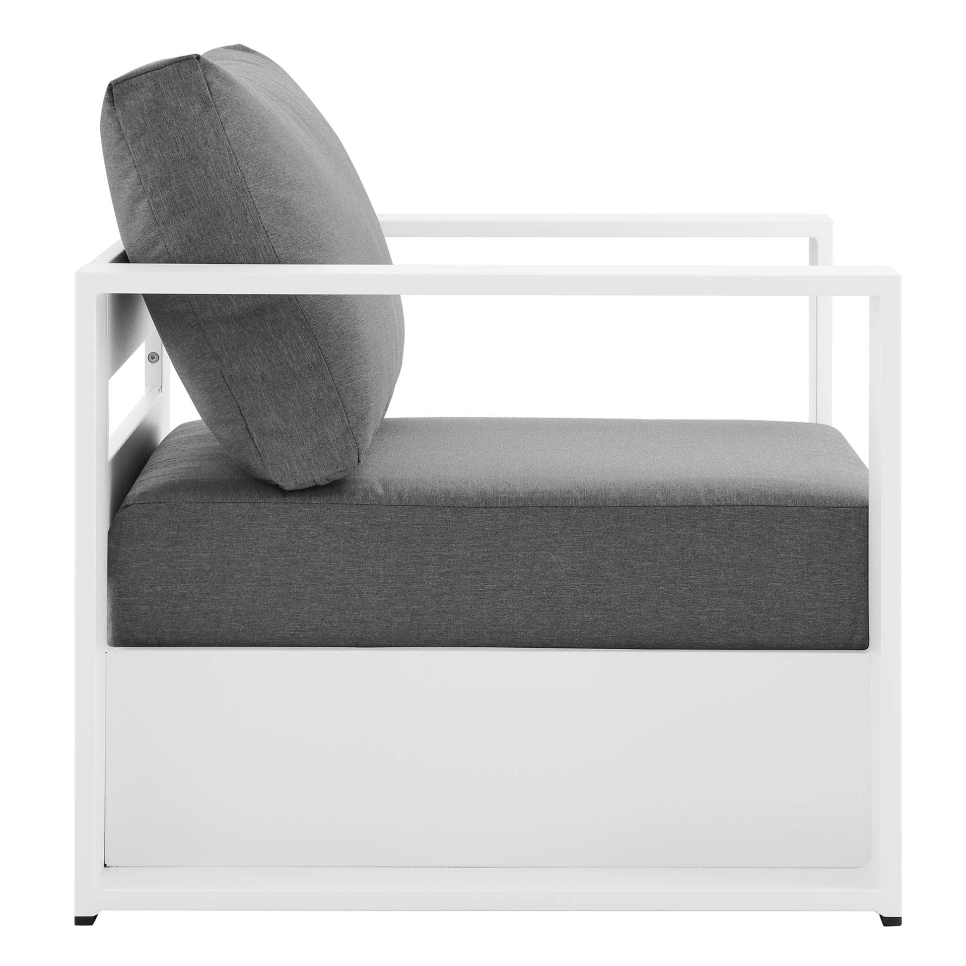Spacious Tahoe Outdoor Patio Armchair - Weather-Resistant Design
