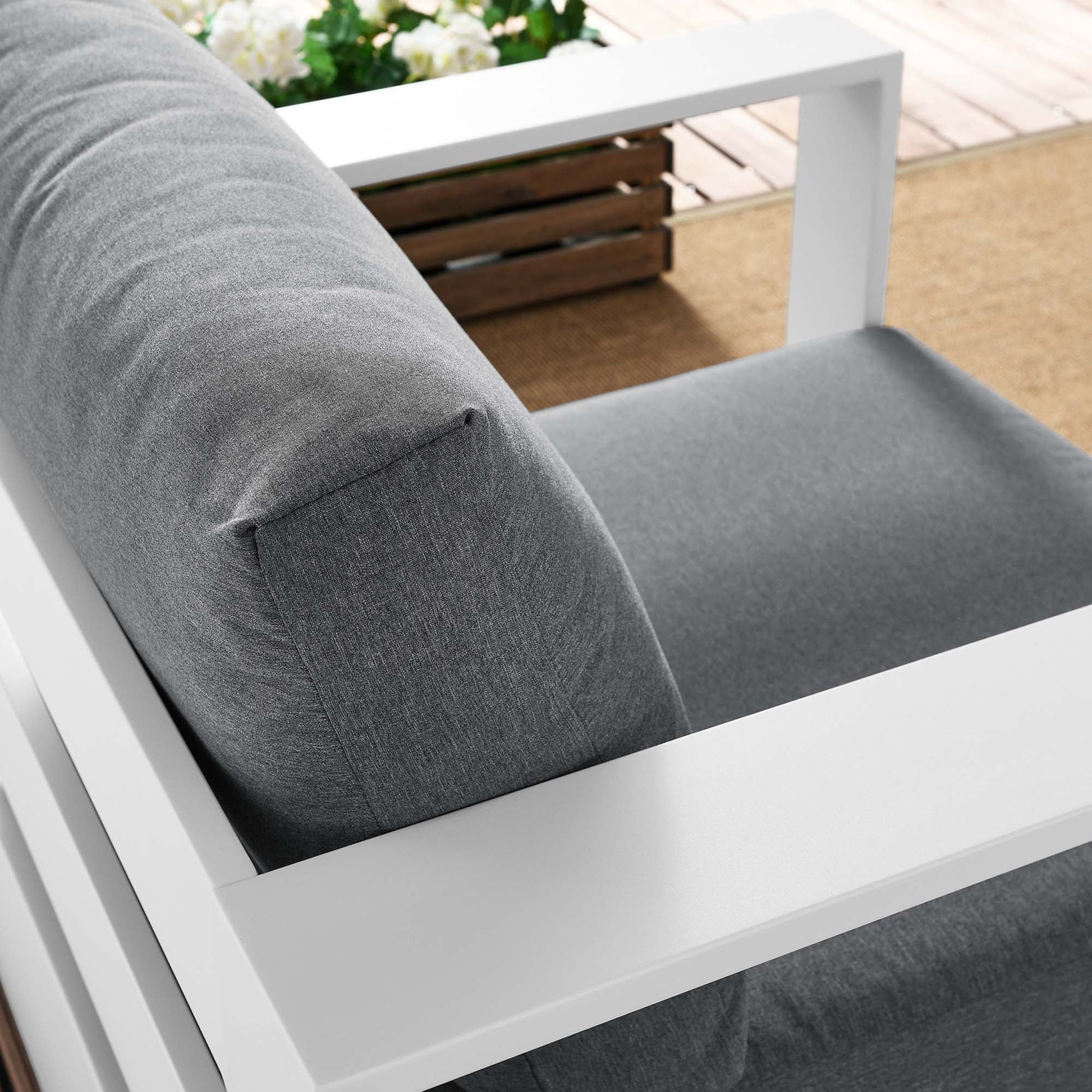 Spacious Tahoe Outdoor Patio Armchair - Weather-Resistant Design