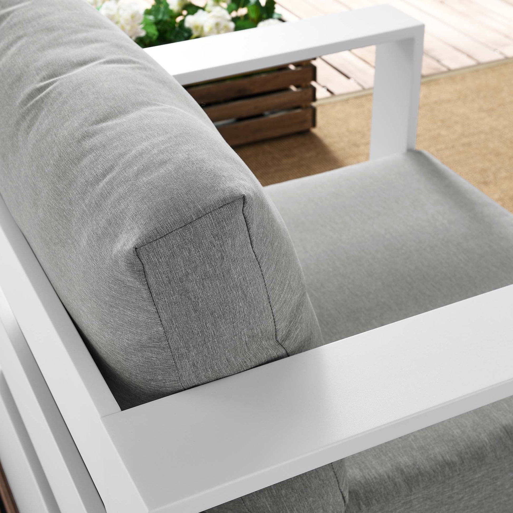 Spacious Tahoe Outdoor Patio Armchair - Weather-Resistant Design