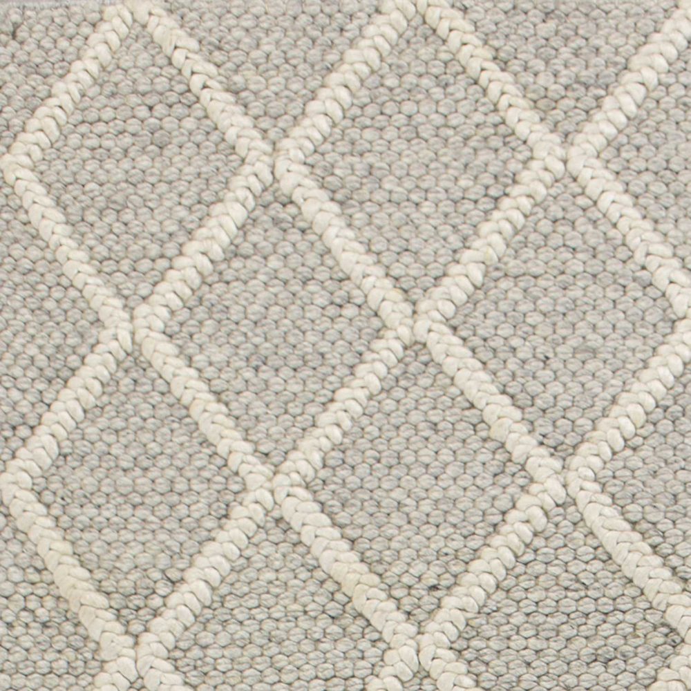 7' X 9' Gray And Ivory Wool Diamond Hand Woven Area Rug