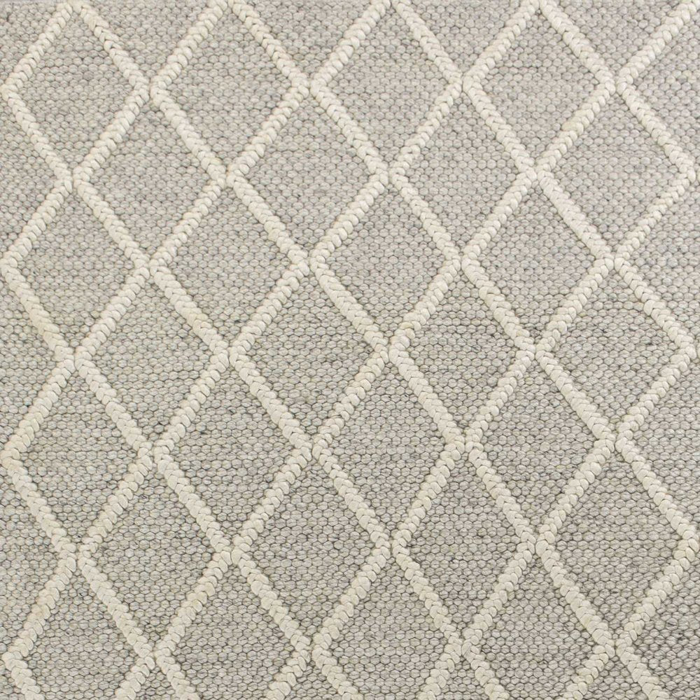 7' X 9' Gray And Ivory Wool Diamond Hand Woven Area Rug