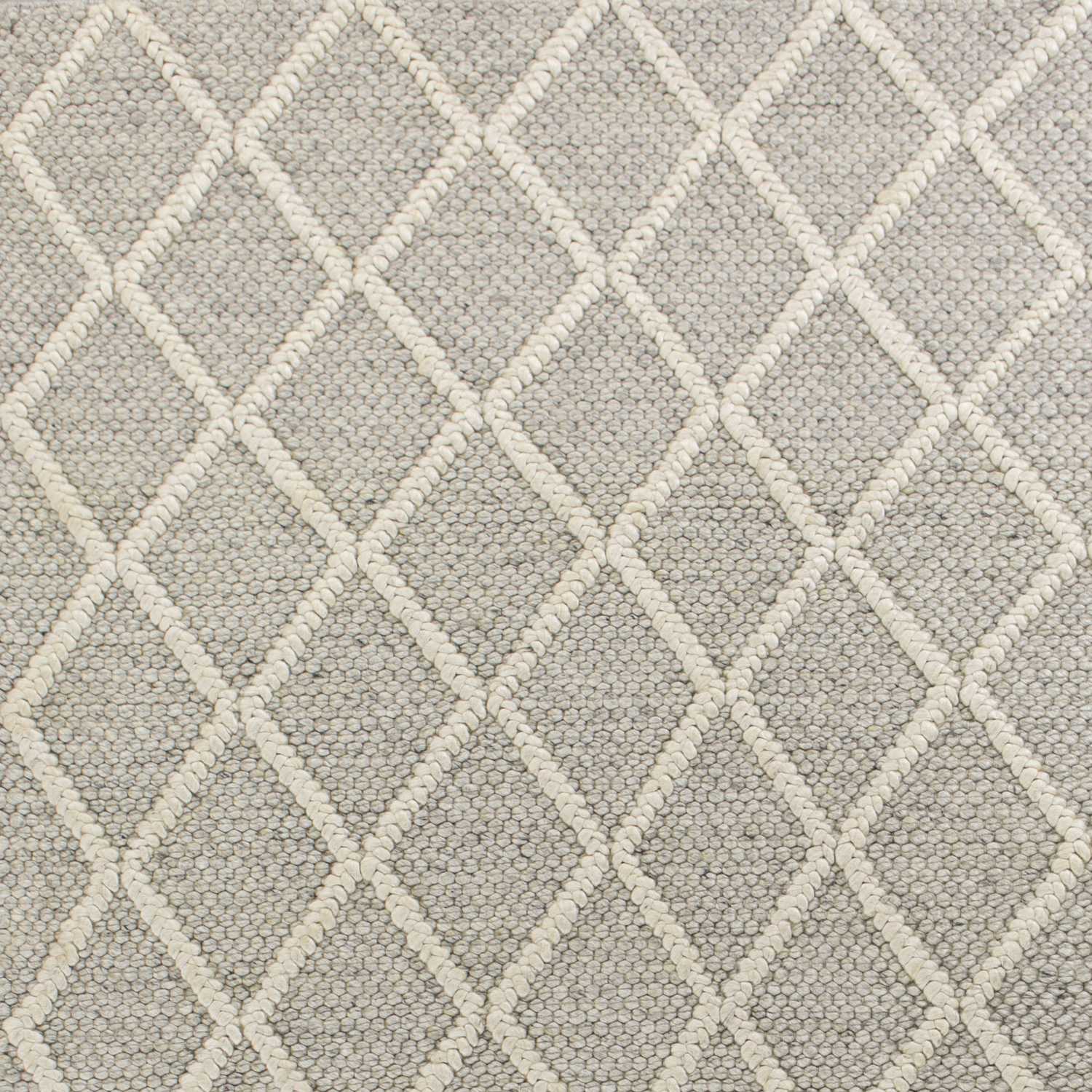 3' X 5' Dark Grey Hand Woven Diamond Pattern Indoor Area Rug