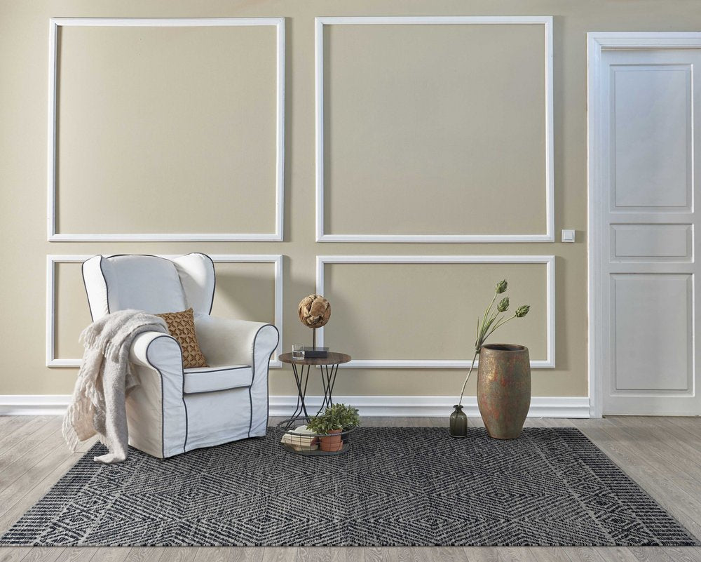 7' X 10' Gray and Black Wool Geometric Hand Tufted Area Rug