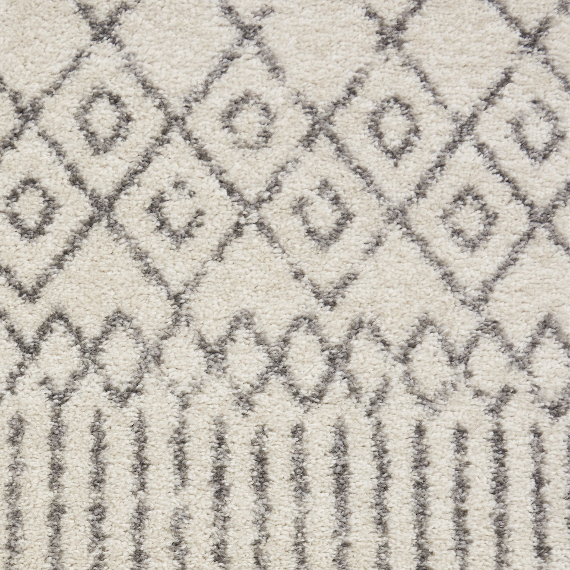 5' X 7' Gray And Ivory Geometric Distressed Area Rug
