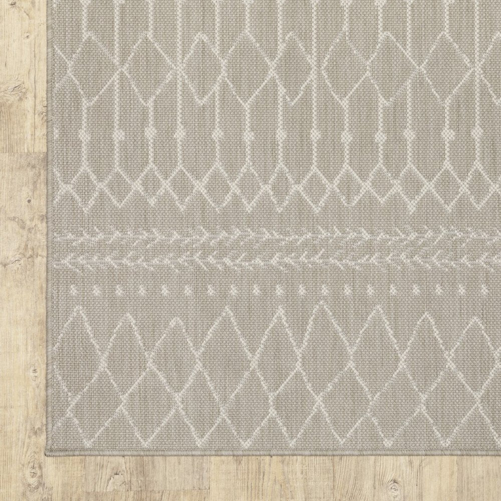 3' X 6' Gray And Ivory Indoor Outdoor Runner Rug