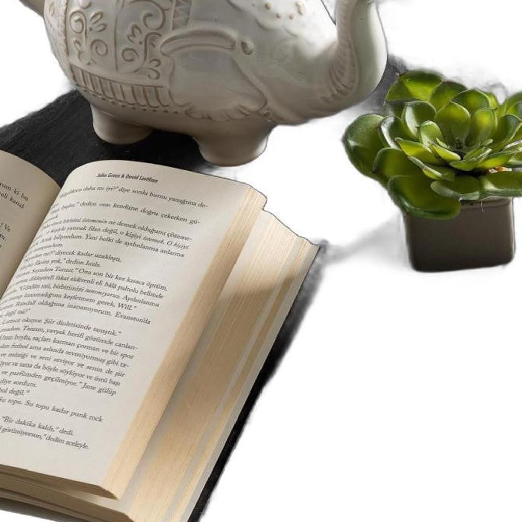 5' X 8' Gray and Ivory Abstract Power Loom Area Rug