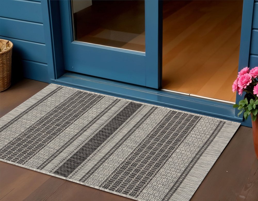 5' X 8' Gray And Black Indoor Outdoor Area Rug