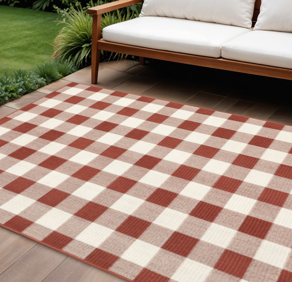 9' X 13' Gray and Ivory Geometric Stain Resistant Indoor Outdoor Area Rug