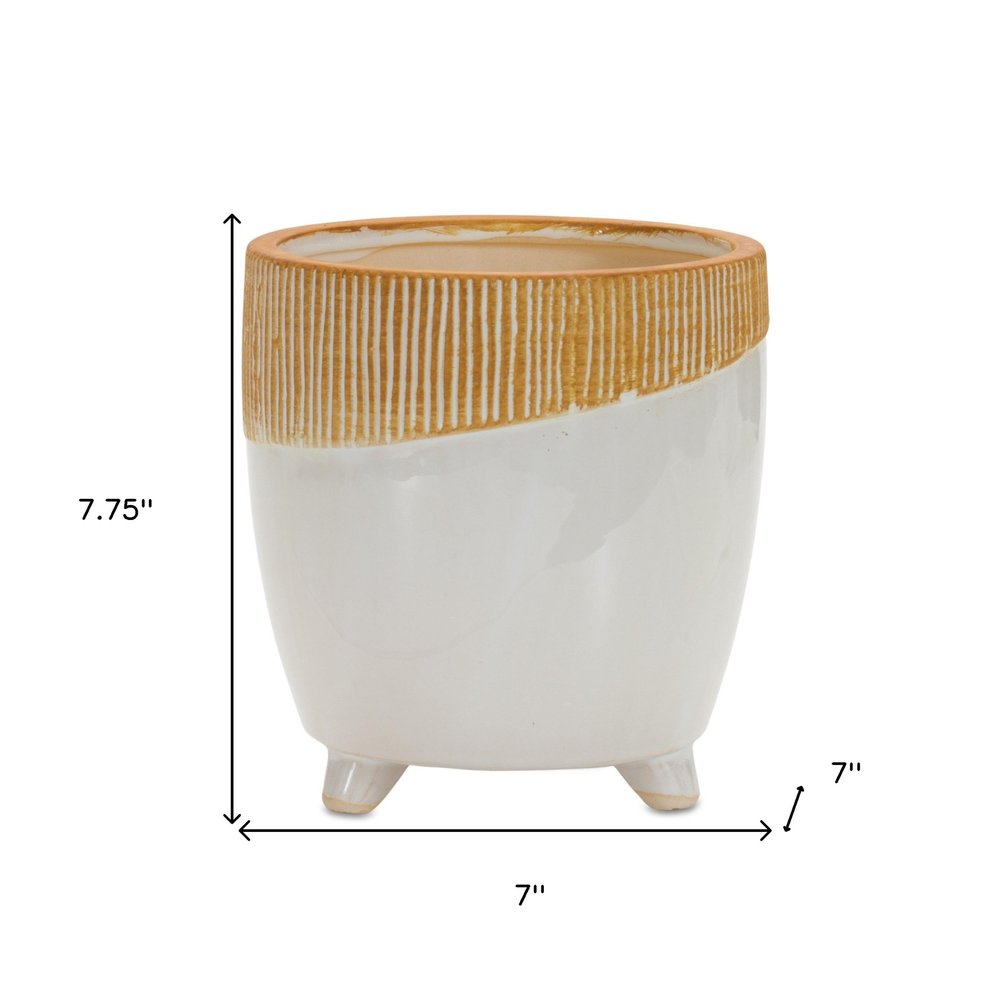 Brown 10 Ounce Round Pot Planter No additional pieces included